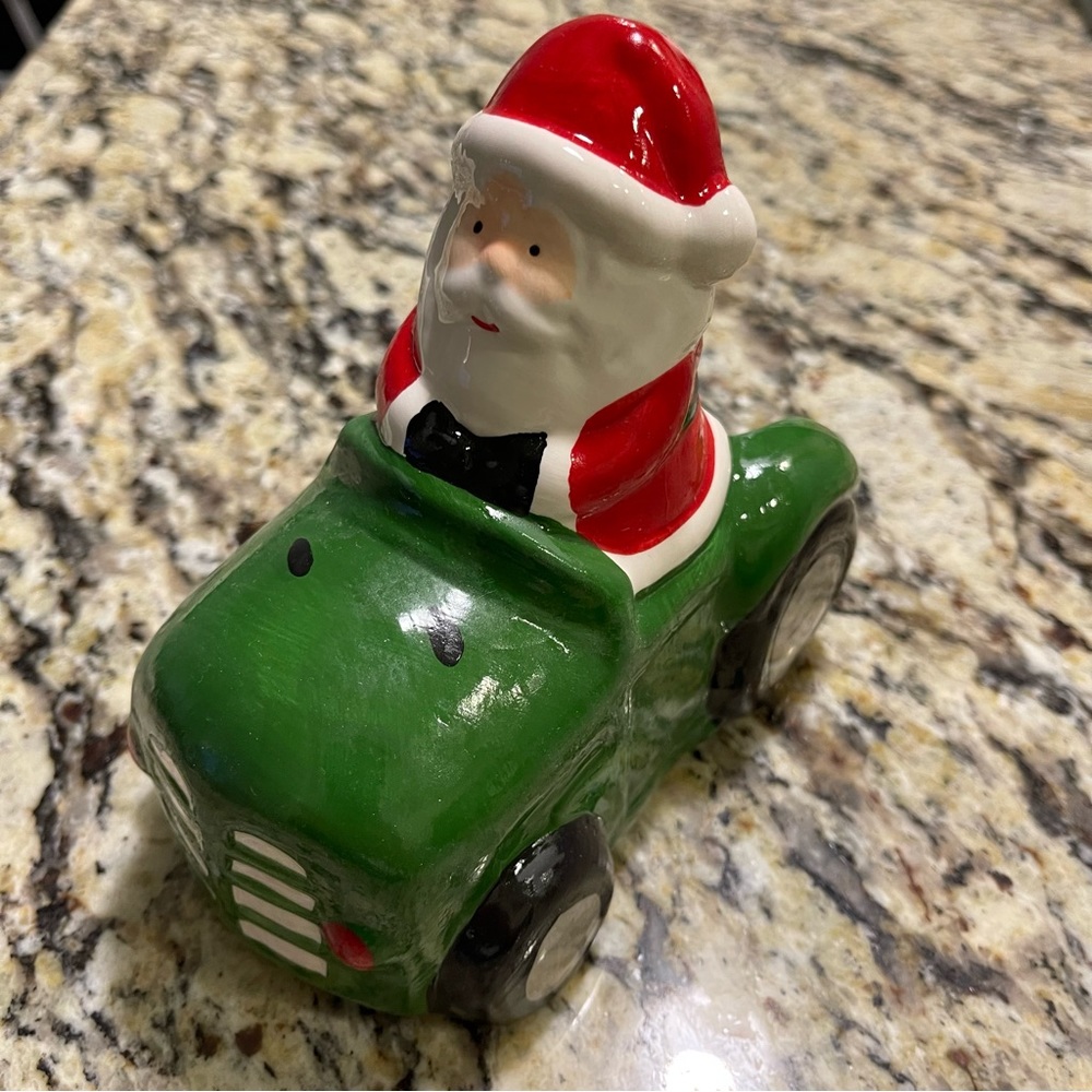 HOME ESSENTIALS SANTA CLAUS SCRUBBY HOLDER